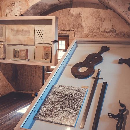 Wohnen Auf Der Ritterburg Villa Hassmersheim Luaran gambar